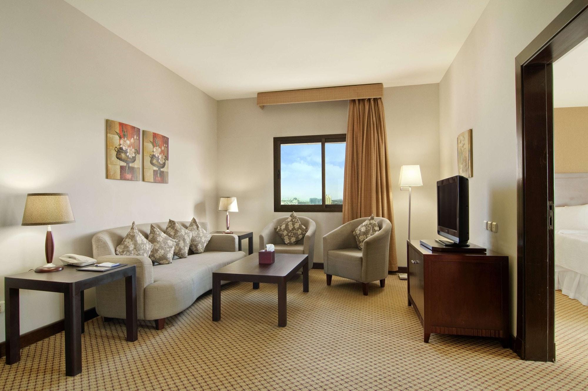 Hilton Garden Inn Riyadh Olaya Exteriör bild