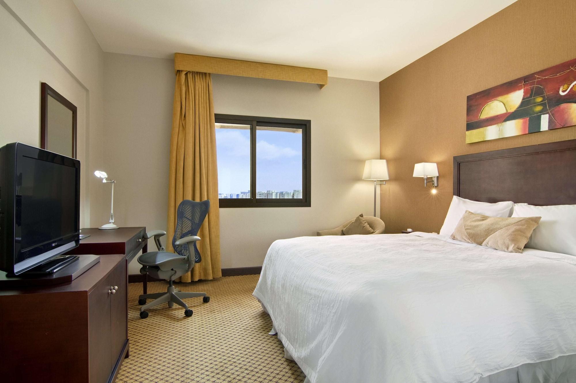 Hilton Garden Inn Riyadh Olaya Rum bild