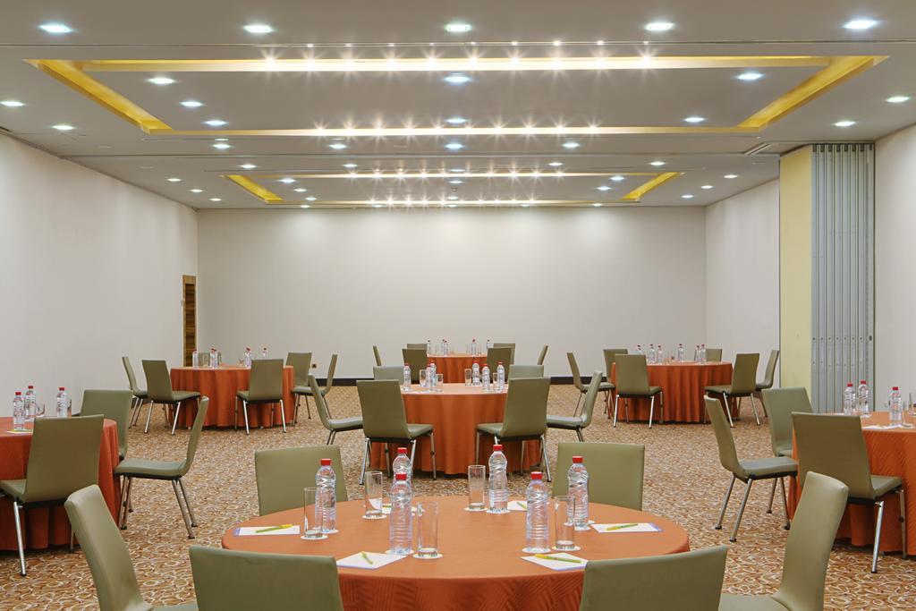 Hilton Garden Inn Riyadh Olaya Exteriör bild