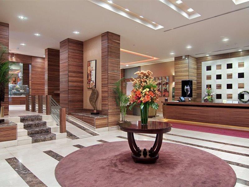 Hilton Garden Inn Riyadh Olaya Exteriör bild