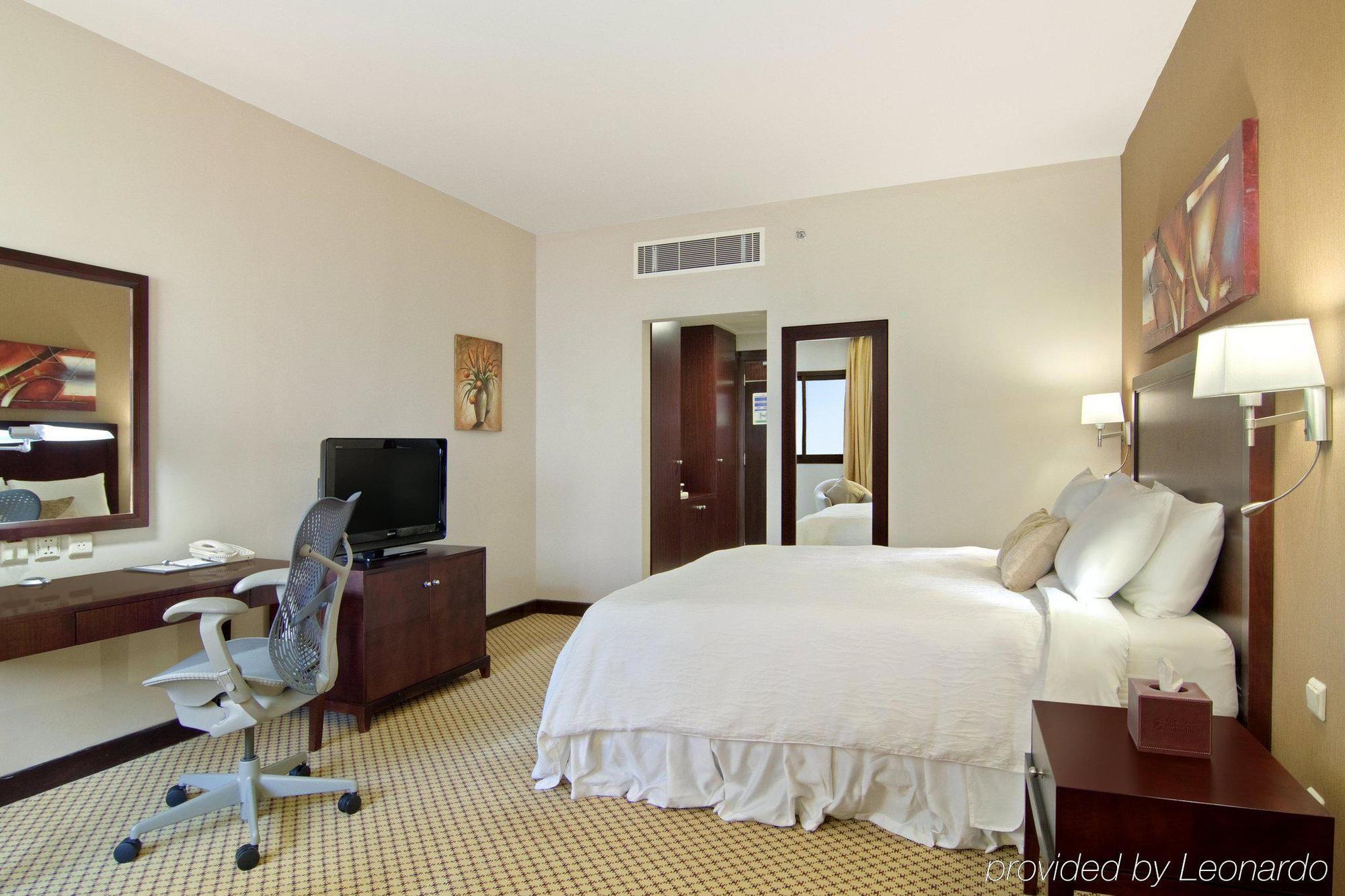 Hilton Garden Inn Riyadh Olaya Rum bild