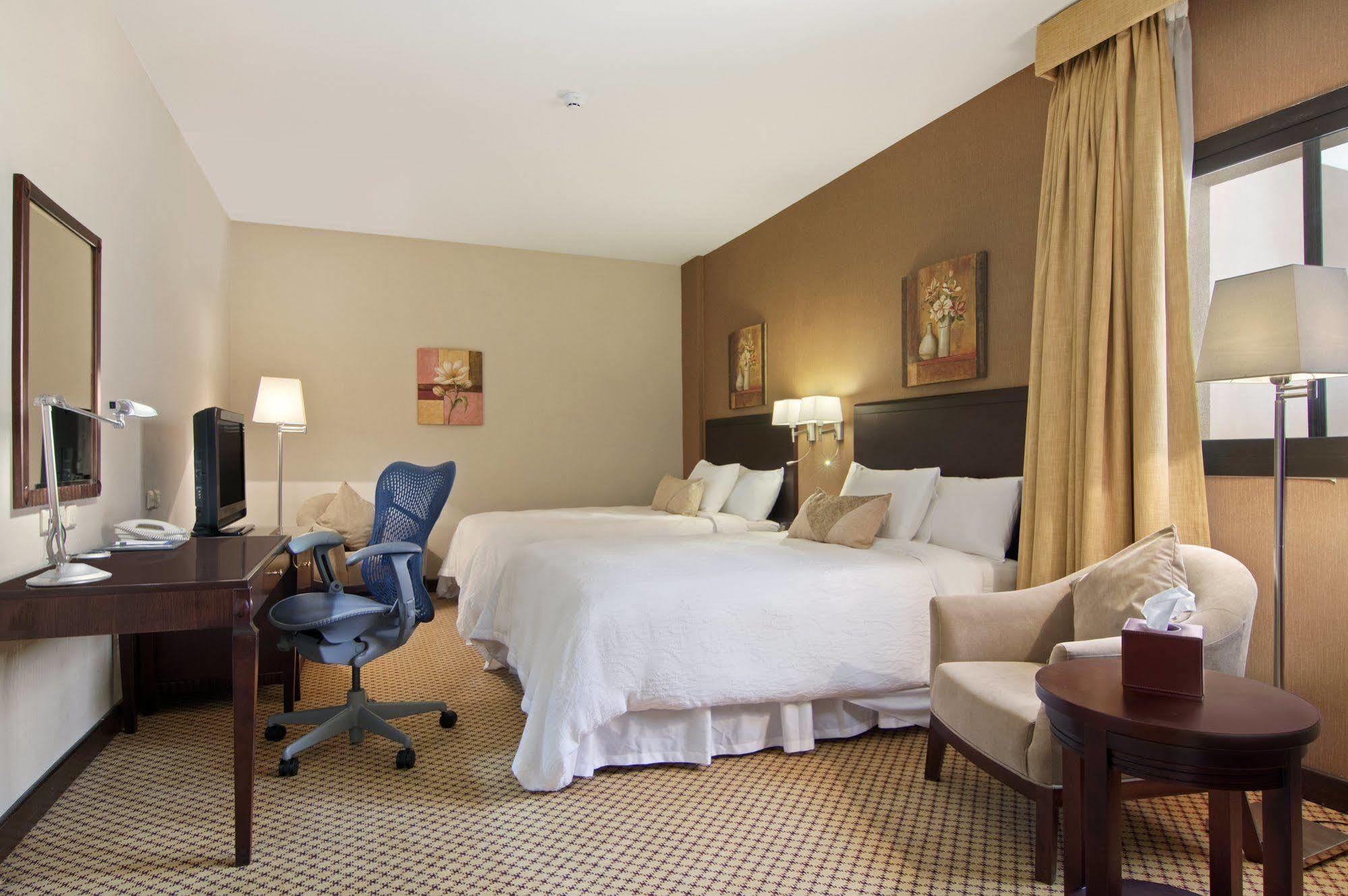 Hilton Garden Inn Riyadh Olaya Rum bild