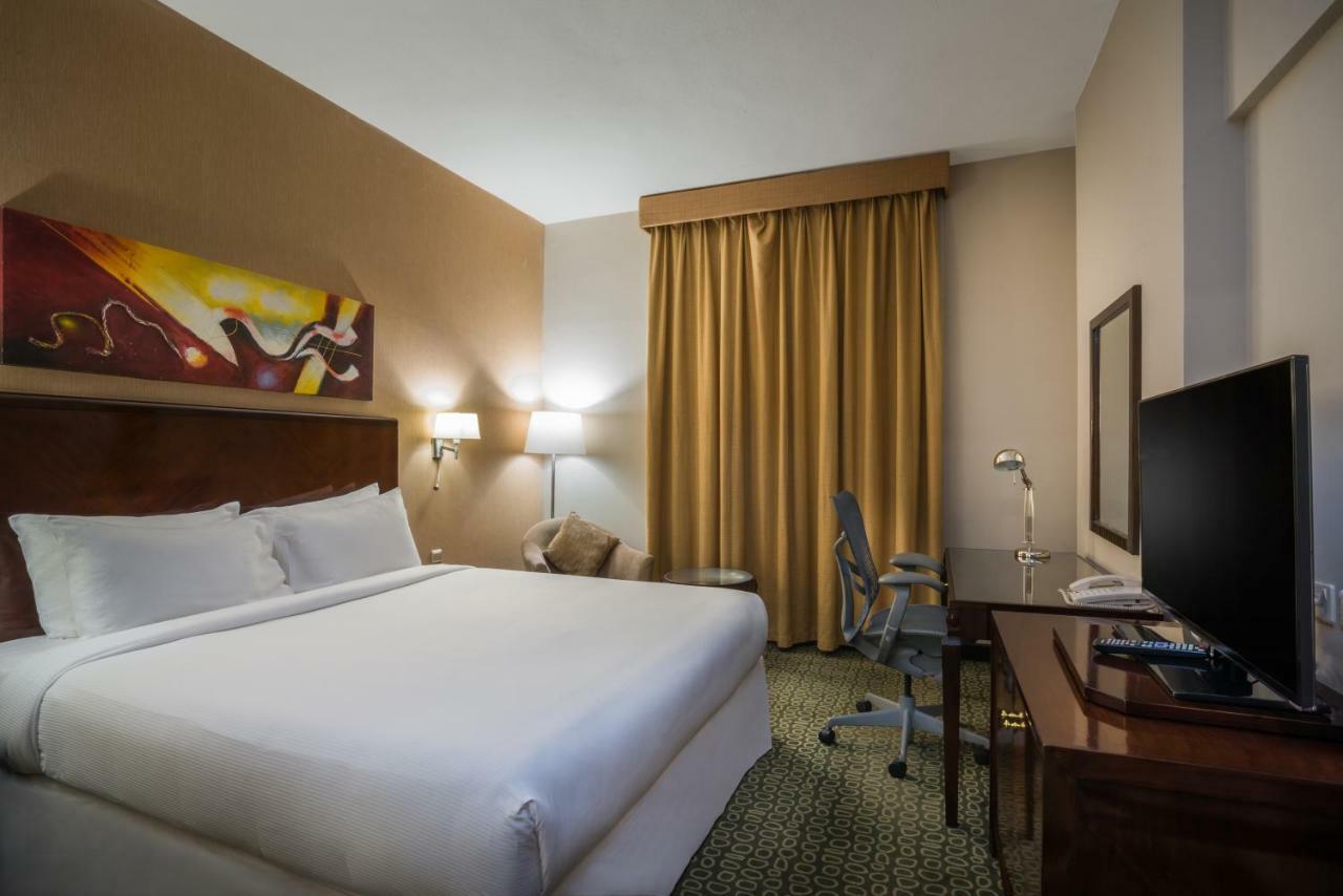 Hilton Garden Inn Riyadh Olaya Exteriör bild