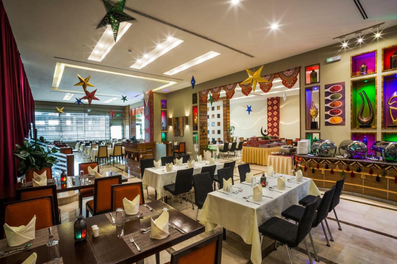 Hilton Garden Inn Riyadh Olaya Exteriör bild